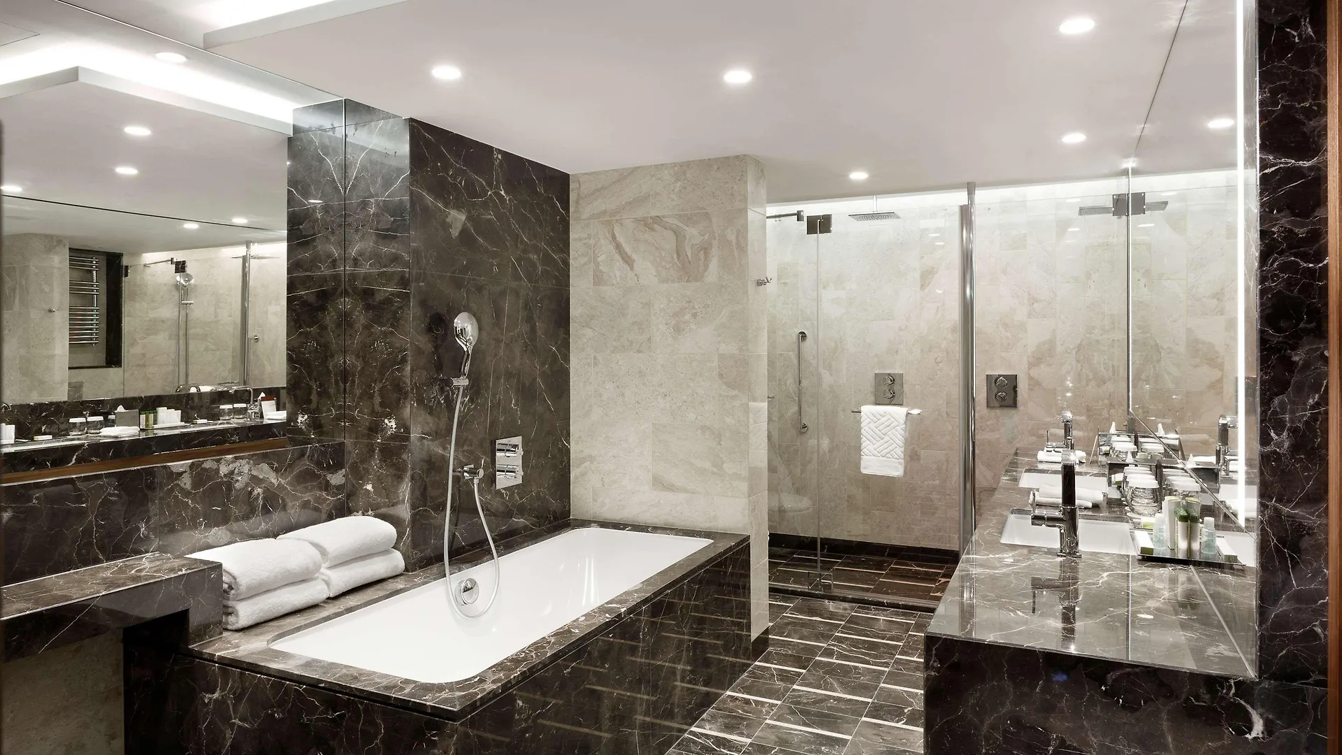 Doubletree By Hilton Hotel & Conference Centre Warszawa