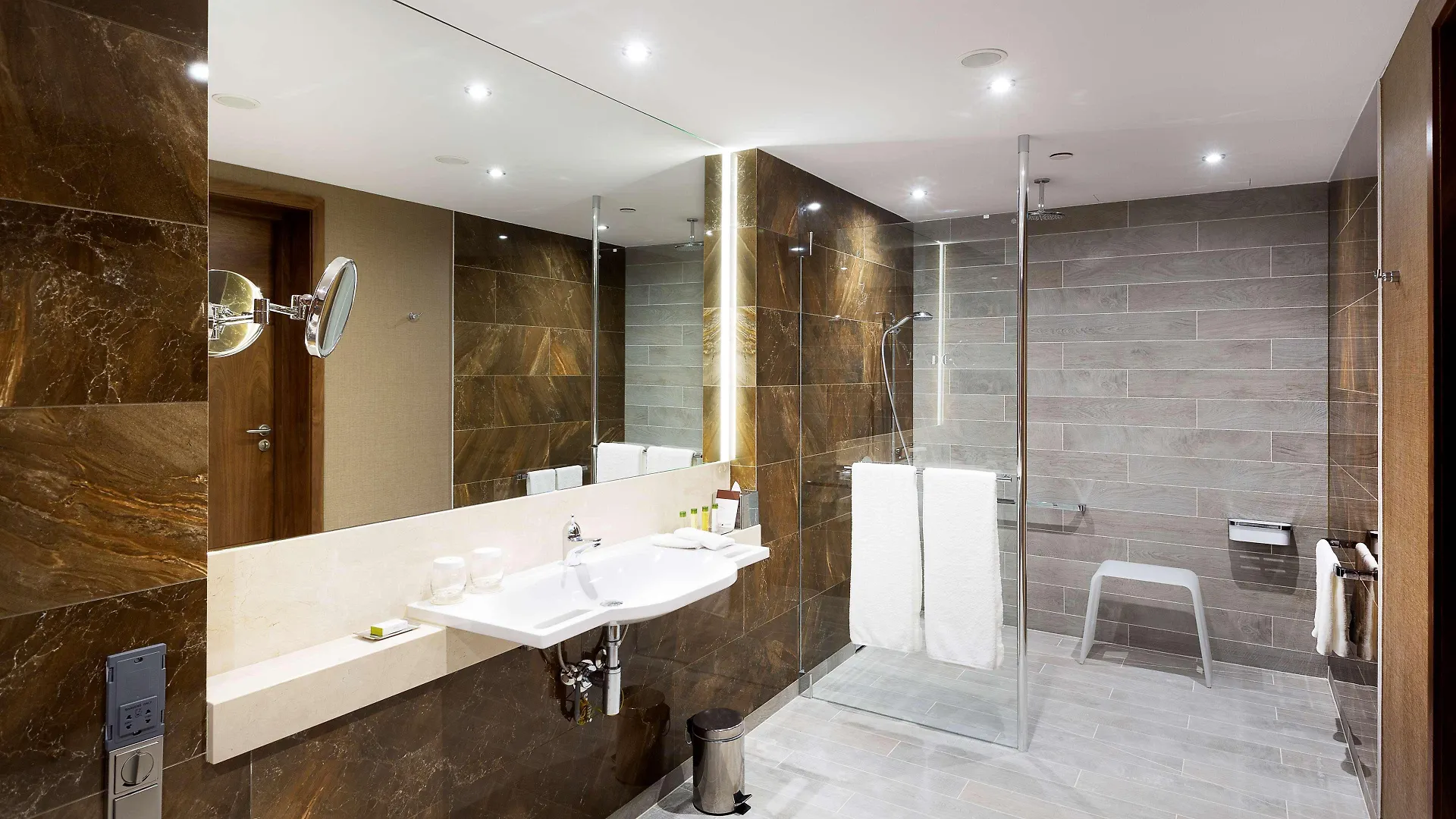 Doubletree By Hilton Hotel & Conference Centre Warsaw 4*,  Poland