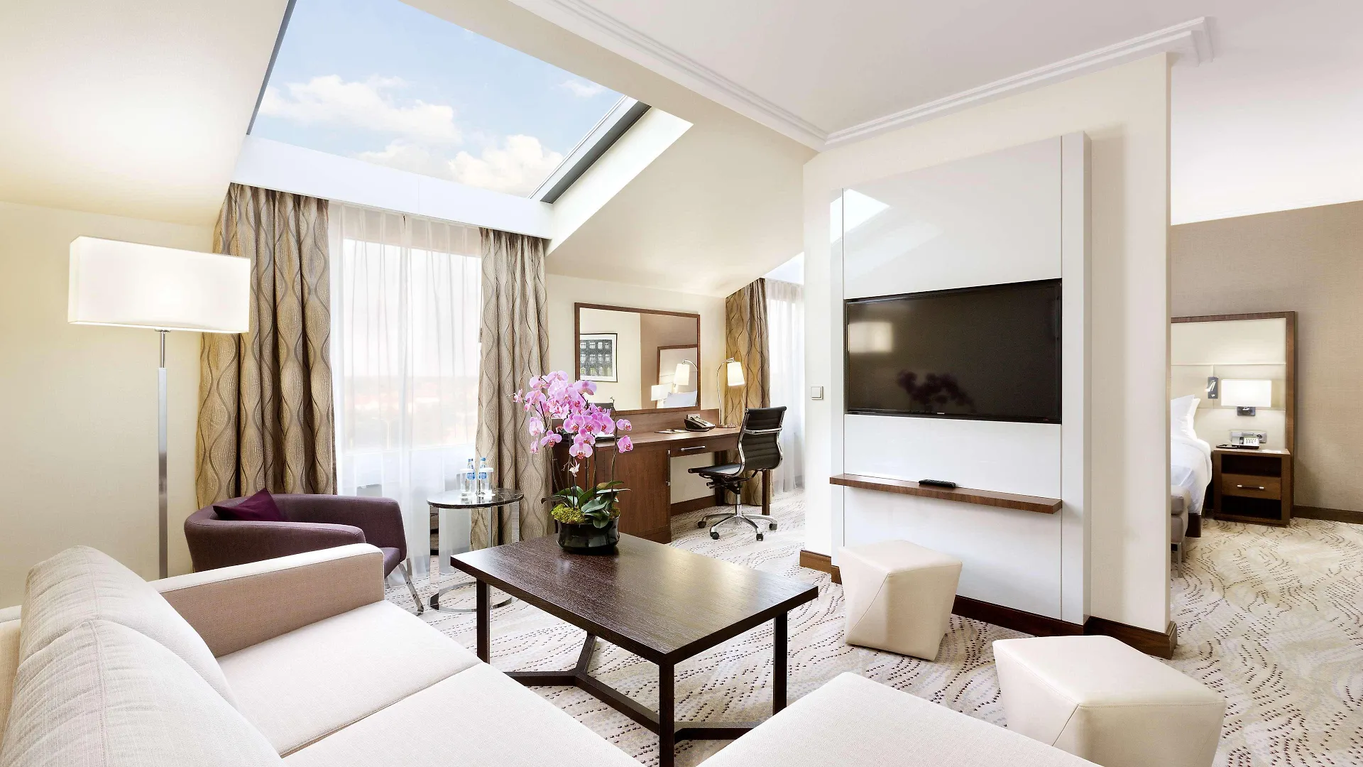 Doubletree By Hilton Hotel & Conference Centre Warszawa 4*,