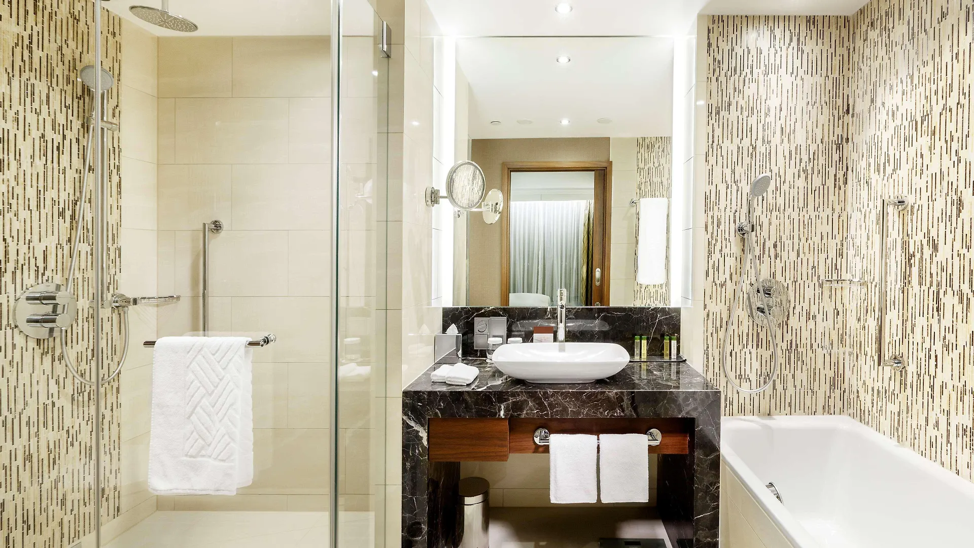 Doubletree By Hilton Hotel & Conference Centre Warszawa