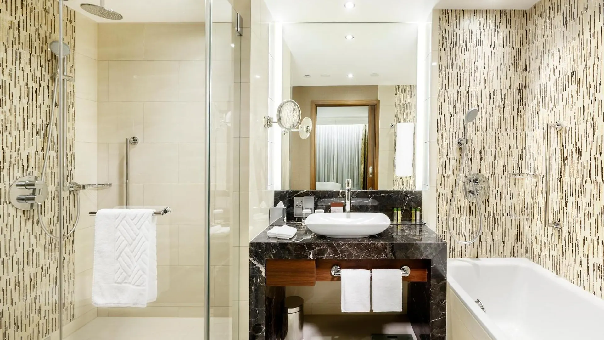 Doubletree By Hilton Hotel & Conference Centre Warsaw