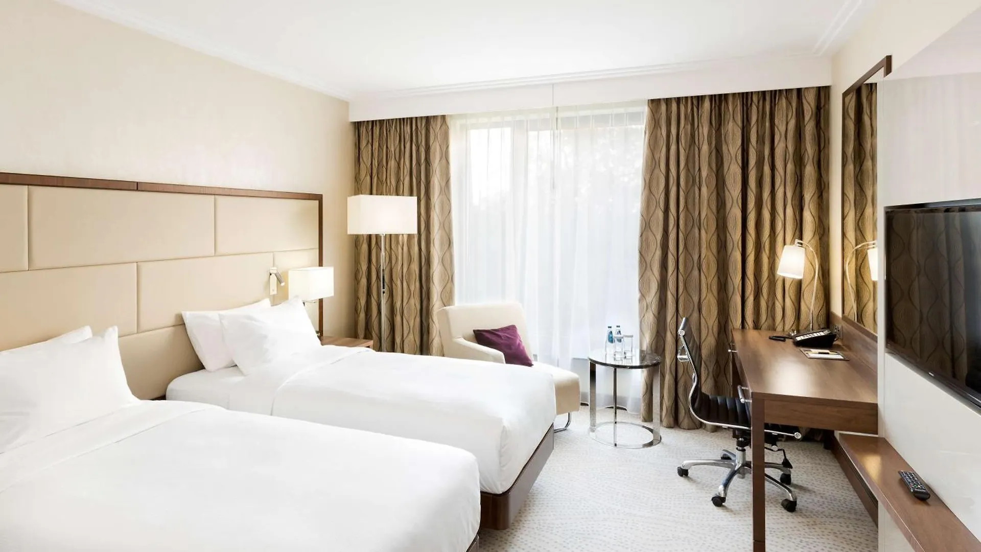 Doubletree By Hilton Hotel & Conference Centre Warsaw