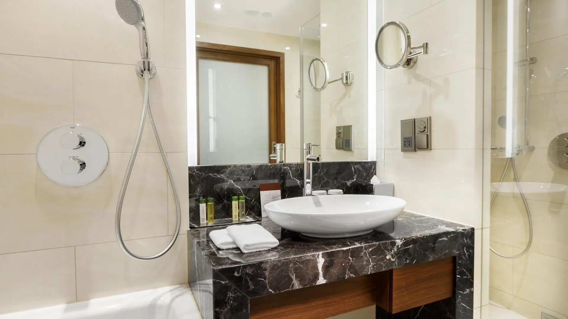 Doubletree By Hilton Hotel & Conference Centre Warsaw