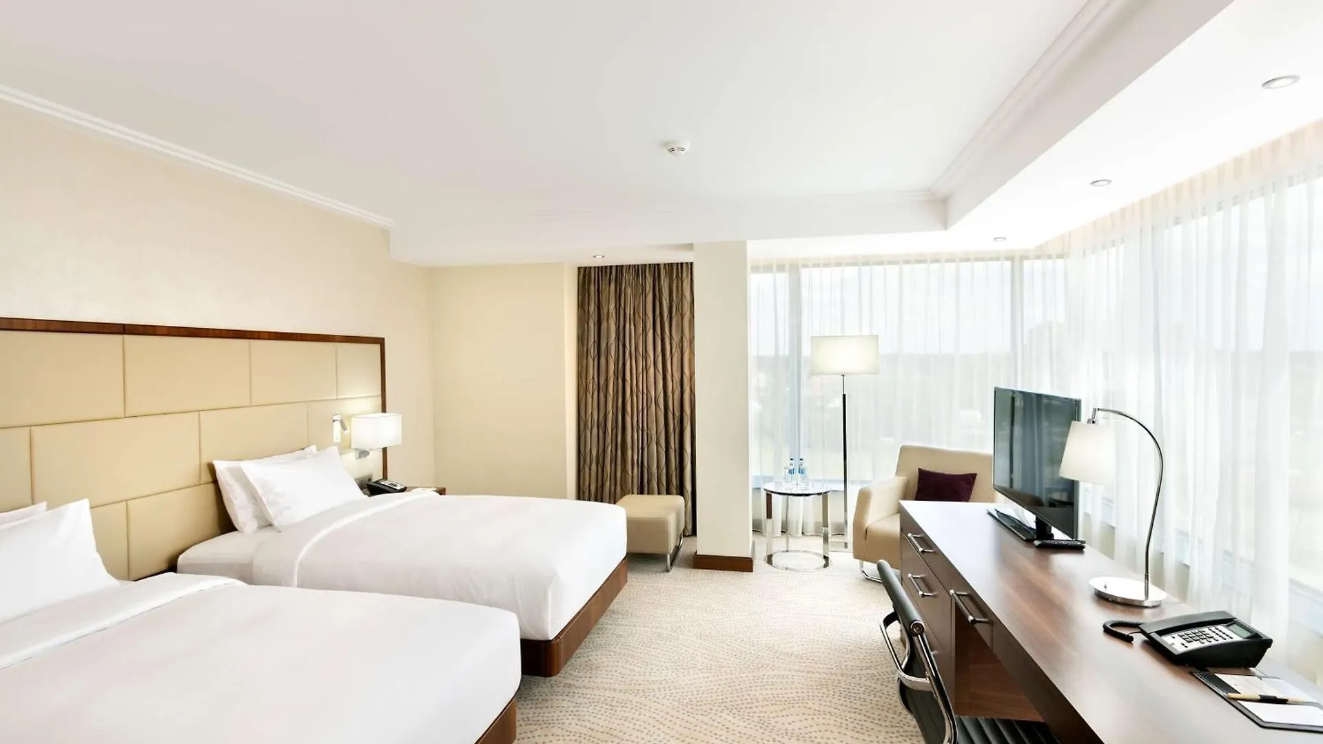 Doubletree By Hilton Hotel & Conference Centre Warsaw 4*,